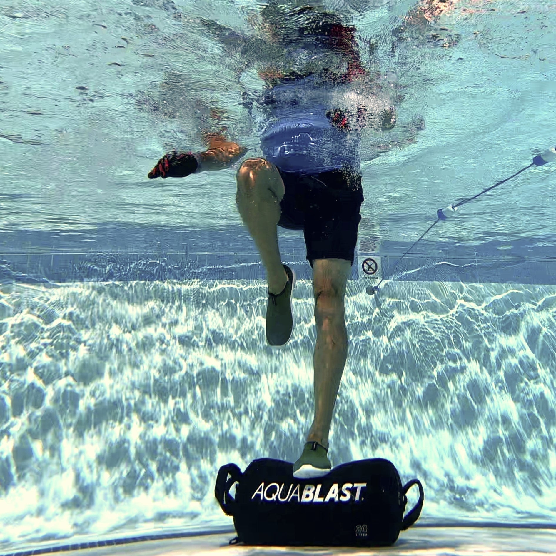AquaBLAST 20 - Liter V2 - Pool Fitness and Punching Bag - AquaBlastFit